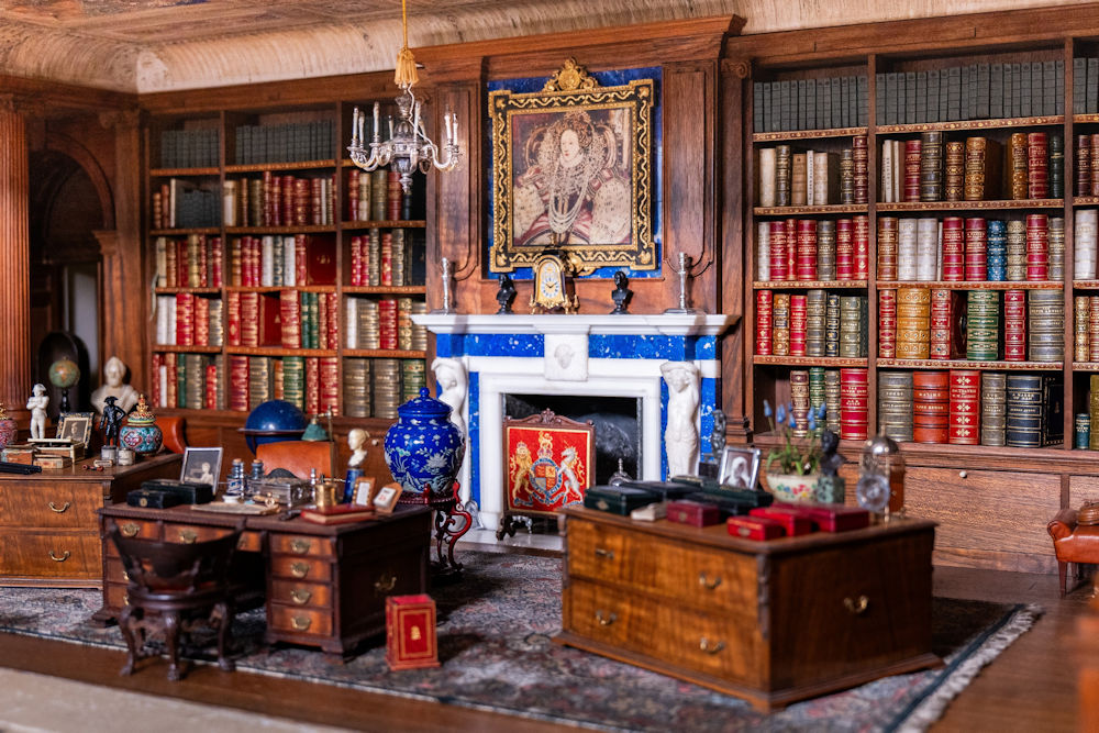 Queen Mary's Dolls' House Library